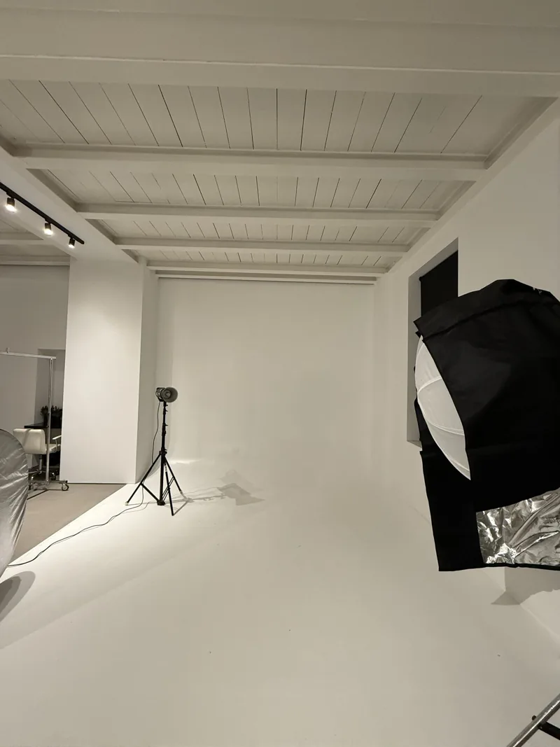 The white studio on the first floor